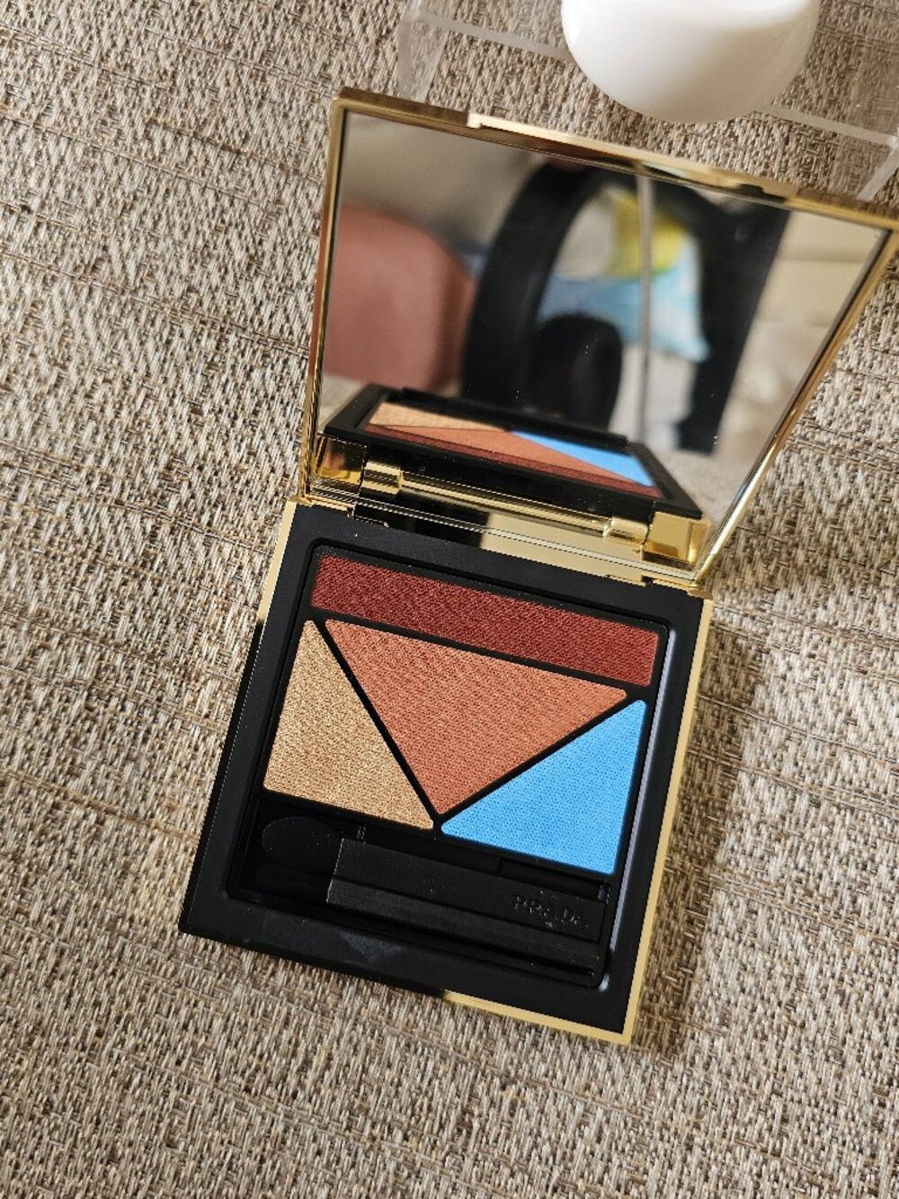 Prada Dimensions Durable Multi-Effect Eyeshadow Palette – Shade 05 (0.21 oz / 6